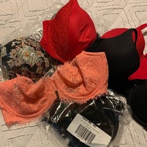 5 new with tags VS bras